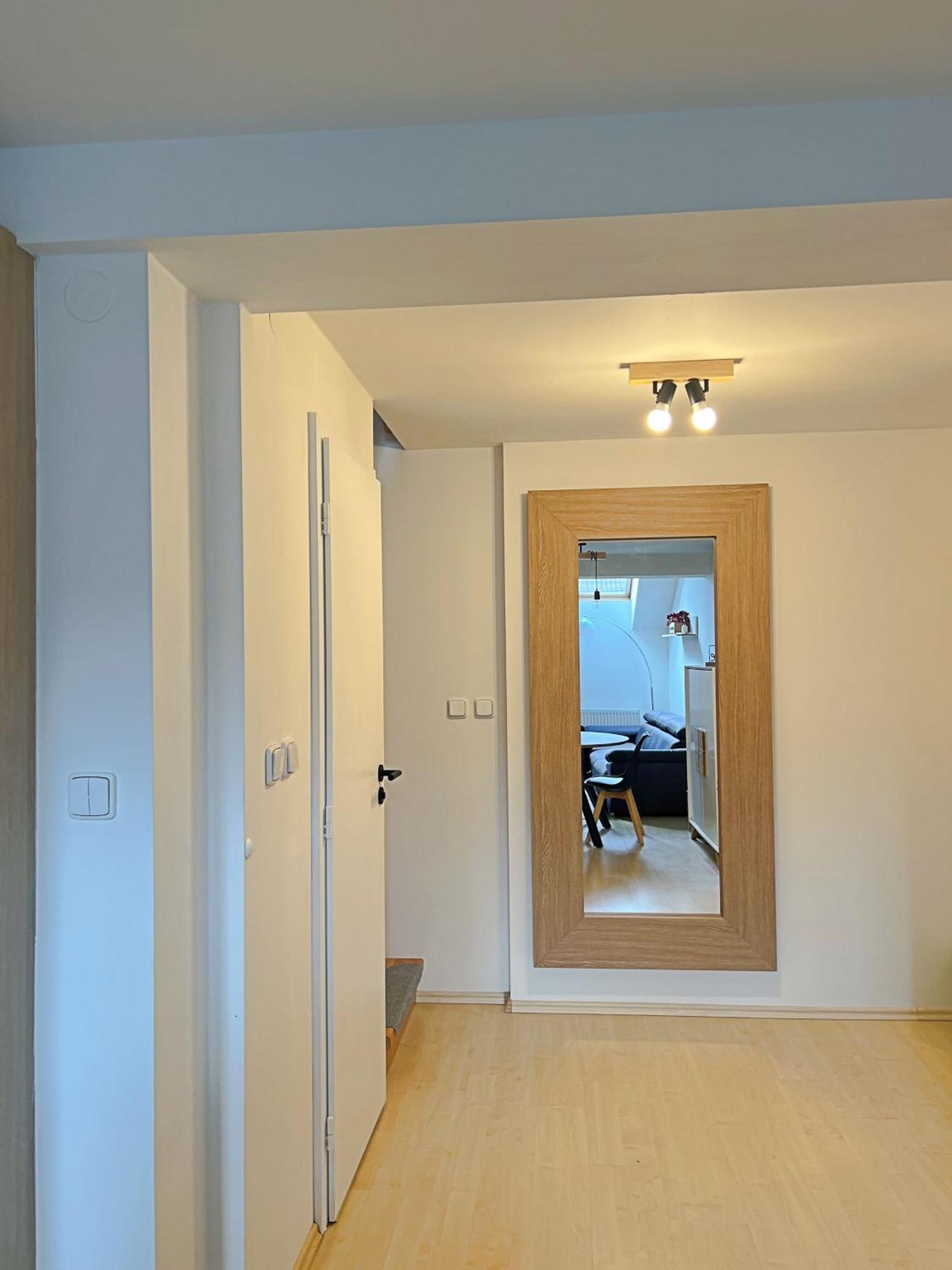 Mezonetovy Apartman V Centru Praga Exterior foto